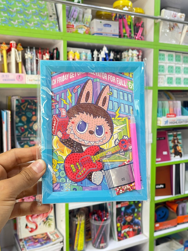 نقاشی الماسی قاب دار طرح لبوبو